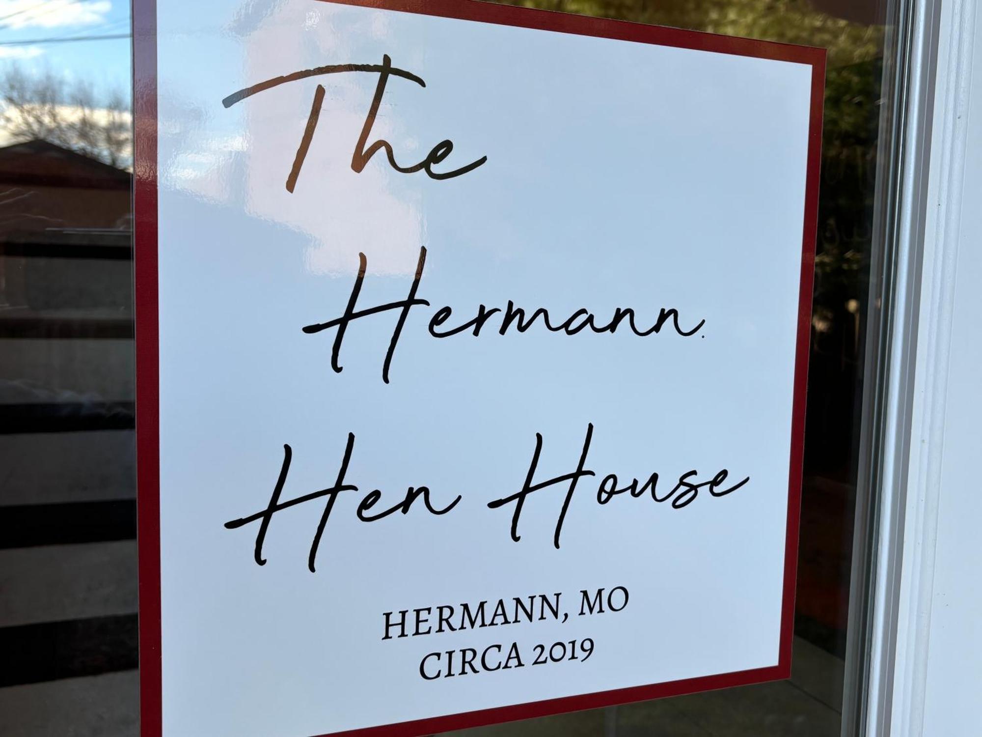 Hermann Crown Suites Exterior foto